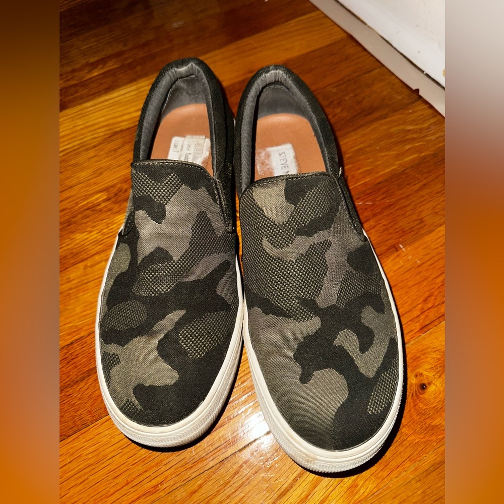 Camo Steve Madden slip on shoes